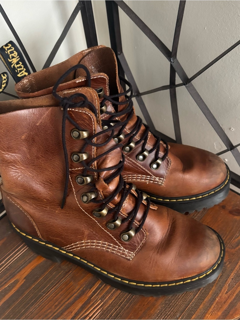 Dr Martens Leona Boots Size 7L - Picture 2 of 6
